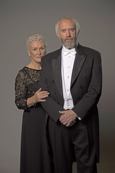 A férfi mögött borítókép