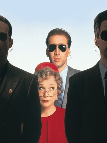 Az öreg hölgy és a testőr borítókép