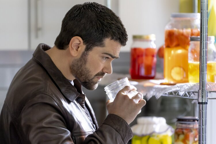 Bűnügyek a szigeten - Mérgező édenkert borítókép