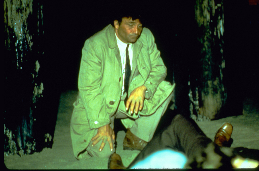 Columbo: Vigyázat! A gyilkosság ártalmas az egészségre borítókép