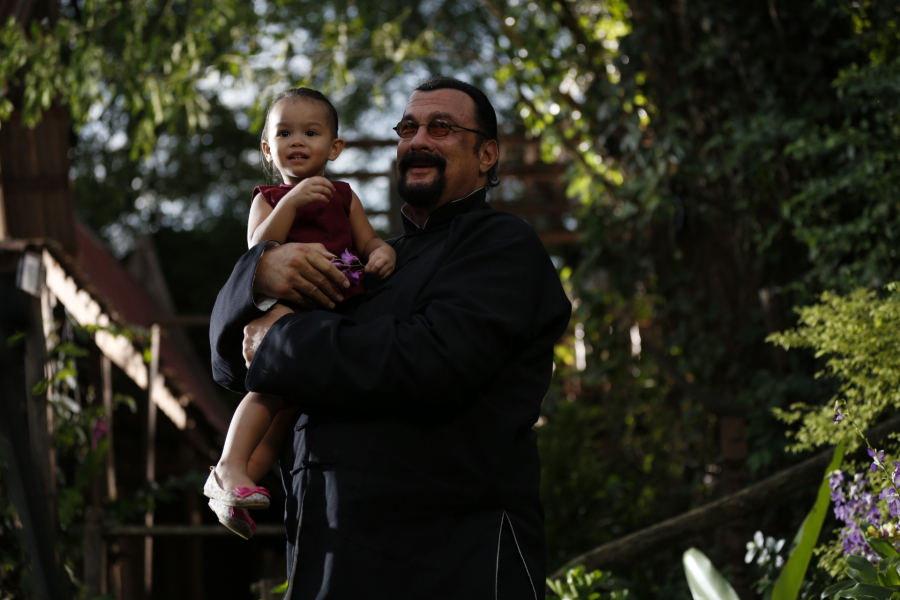 Elkopott értékek borítókép