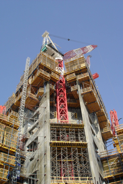 Gigászi építmények borítókép