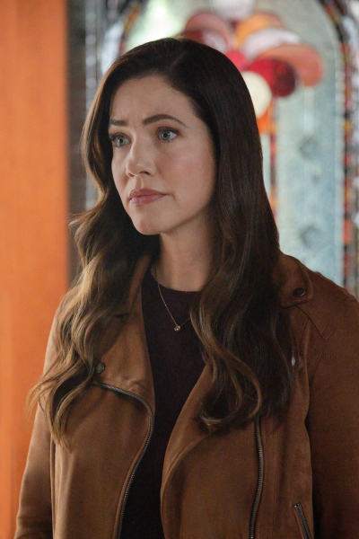 Három háló, két fürdő, egy szellem borítókép