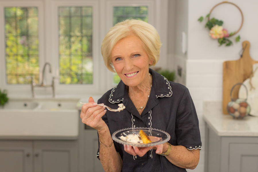 Mary Berry és a világ legjobb gyorsételei borítókép