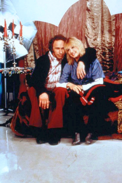 Mindent megmutatunk borítókép