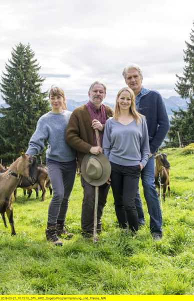 Otthon, a hegyekben borítókép