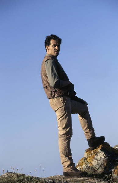 Rosamunde Pilcher: Tollak a szélben borítókép