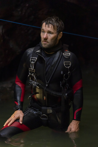 THIRTEEN LIVES borítókép