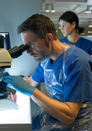 Törvényszéki esetek - A halálos szer borítókép