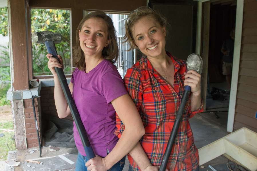 Zöldfülű lakásfelújítók borítókép